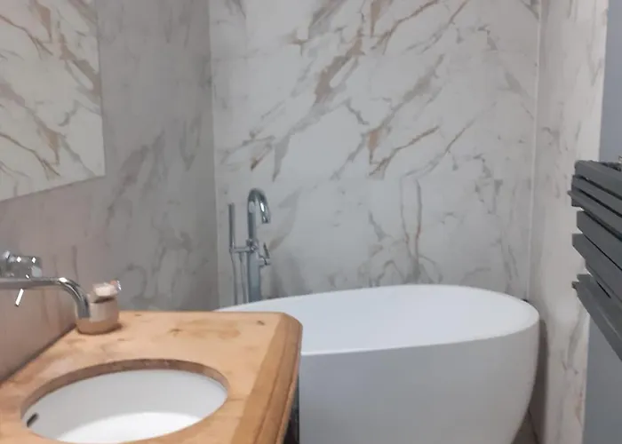 Riverside Retreat On Parkowa *